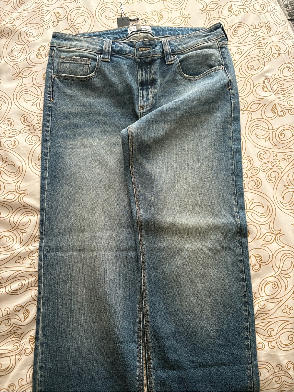 Fashion Nova Women's Sicily Straight Leg Medium Blue Wash Straight Jeans